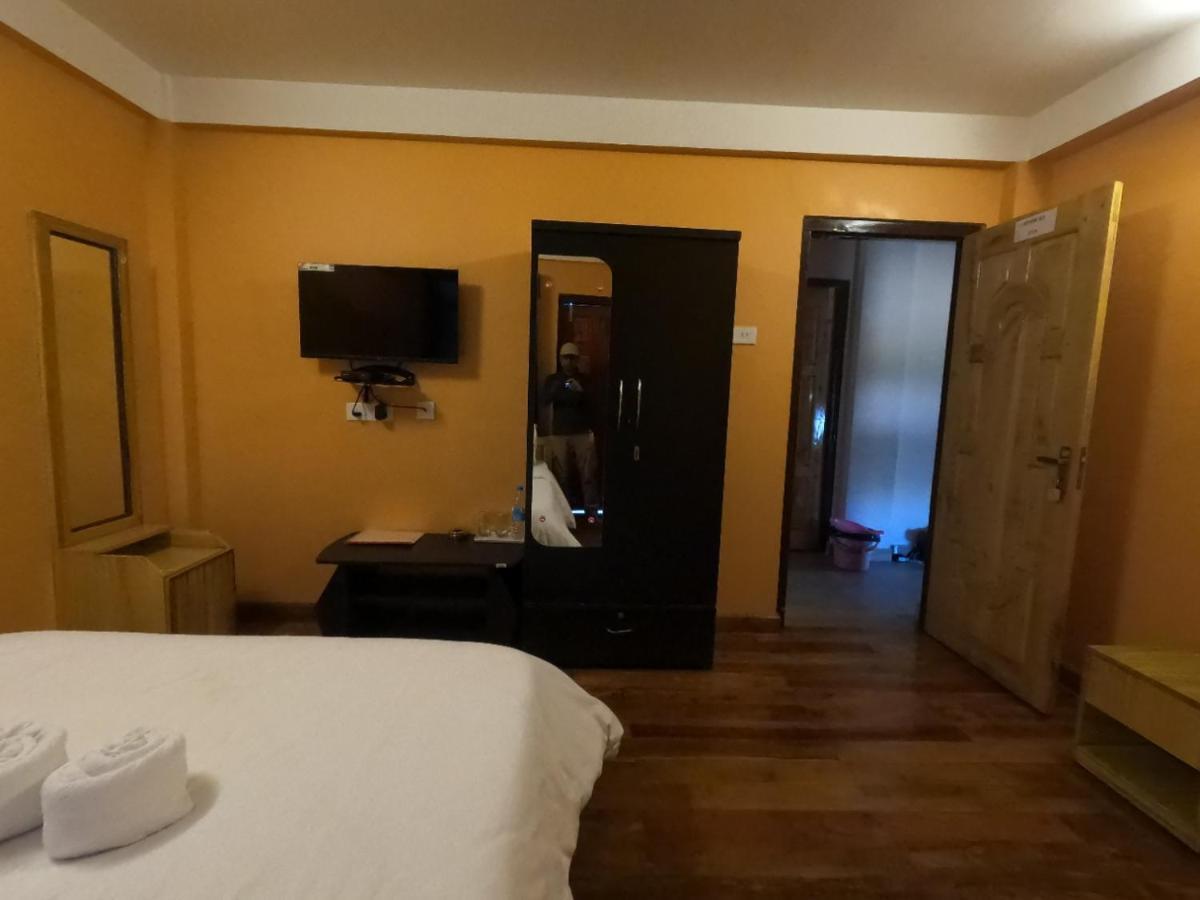 Aurora Guest House Shillong Dış mekan fotoğraf