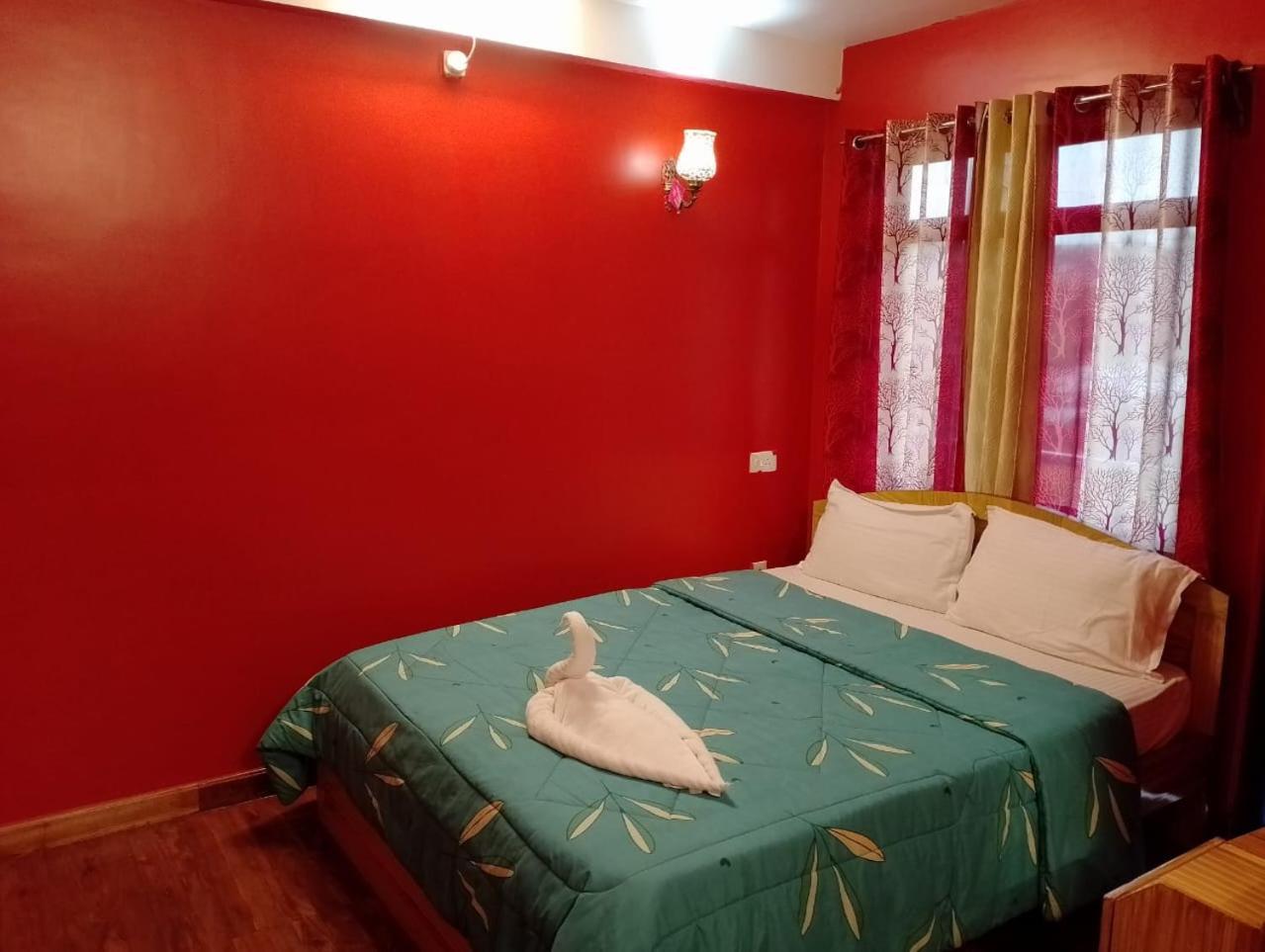 Aurora Guest House Shillong Dış mekan fotoğraf