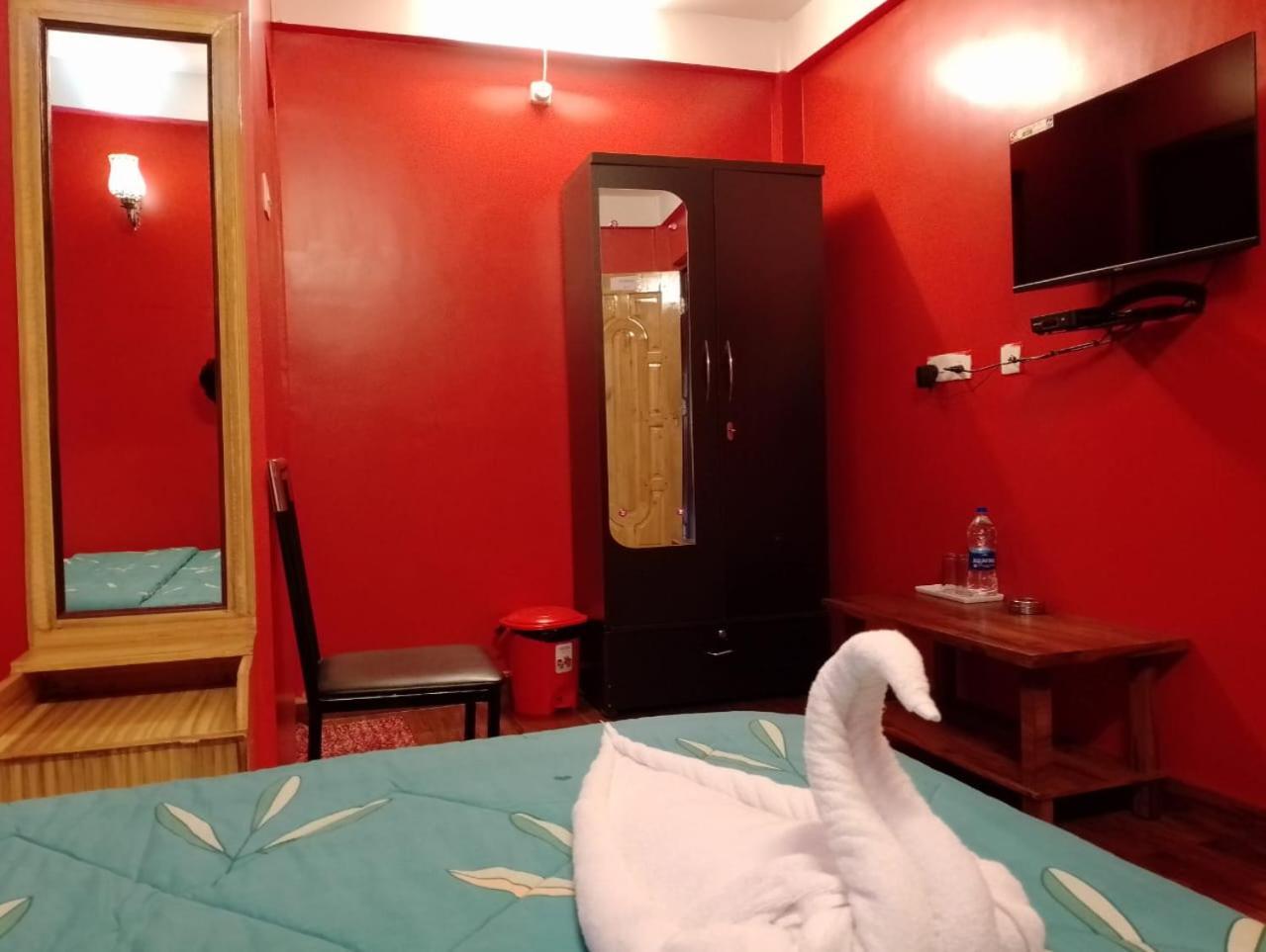 Aurora Guest House Shillong Dış mekan fotoğraf